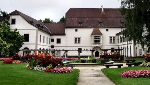 Burg Wels, stop 4 on the self-guided walking tour