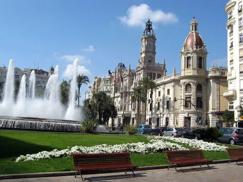 Plaça de l'Ajuntament (Plaza del Ayuntamiento) in Valencia, stop 8 on the self-guided walking tour
