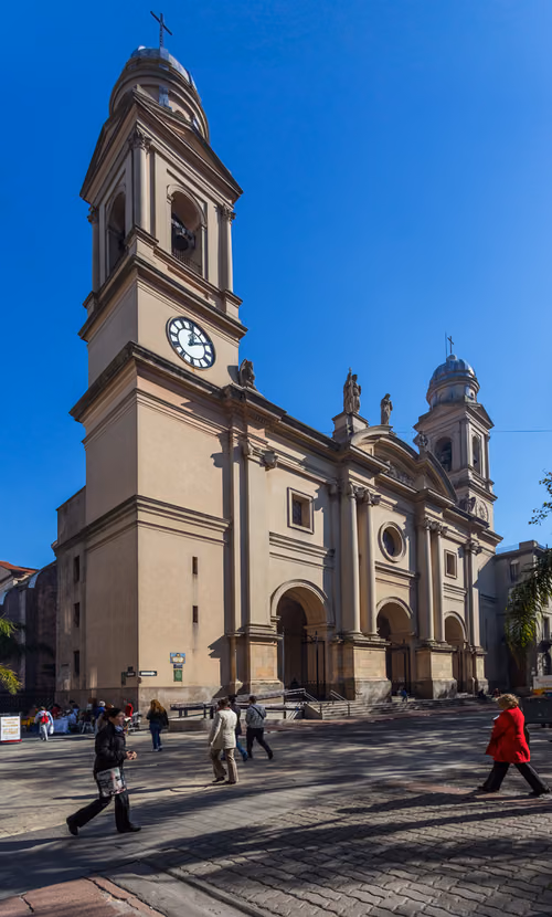 Catedral Metropolitana de Montevideo (Catedral Basílica Metropolitana de la Inmaculada Concepción y San Felipe y Santiago), stop 6 på den selvguidede vandretur