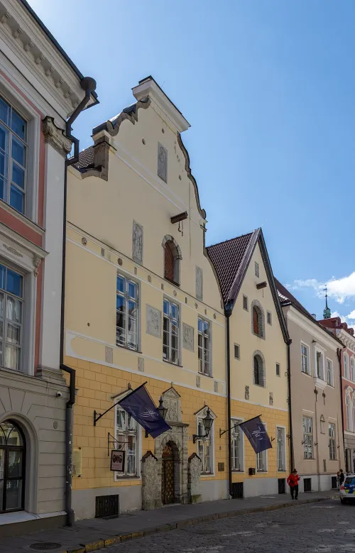 House of the Blackheads (Mustpeade maja) in Tallinn, stop 3 on the self-guided walking tour
