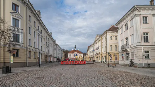 Town Hall Square in Tartu, stop 1 on the self-guided walking tour