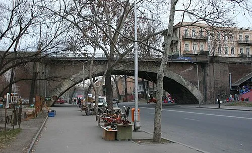 Dry Bridge Market