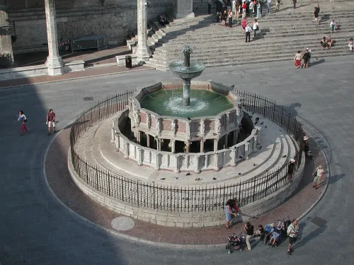 Fontana Maggiore in Perugia, stop 2 on the self-guided walking tour