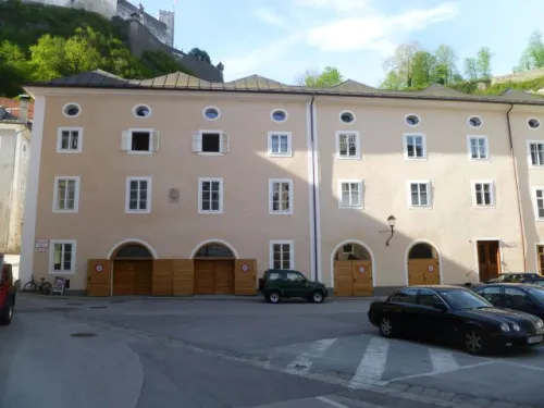 Kapitelplatz und Kapitelgasse em Salzburgo, paragem 6 do passeio a pé autoguiado