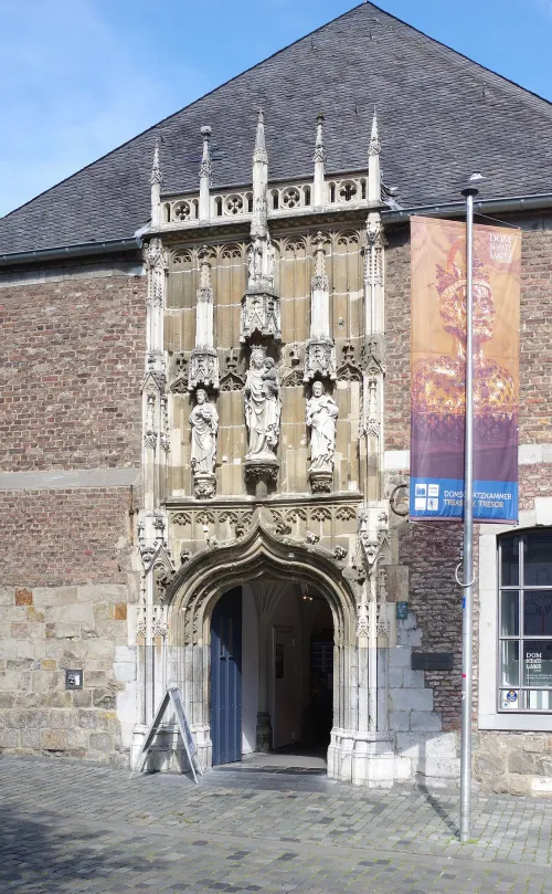 Domschatzkammer in Aachen, stop 7 on the self-guided walking tour