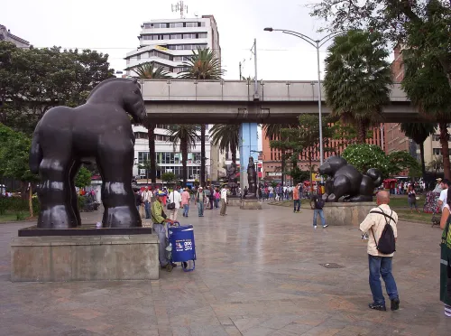 Plaza Botero i Medellín, stop 5 på den selvguidede vandretur