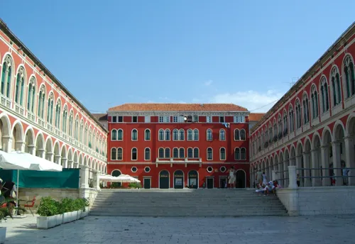 Republic Square, Split
