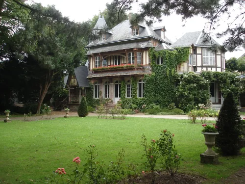 Le Clos Lupin in Etretat, stop 5 on the self-guided walking tour