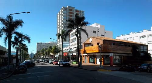 Avenida Gorlero a Punta del Este, tappa 7 della visita a piedi autoguidata