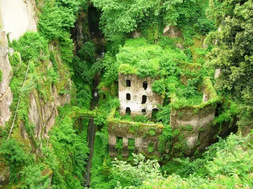 Vallone dei Mulini in Sorrento, stop 2 on the self-guided walking tour