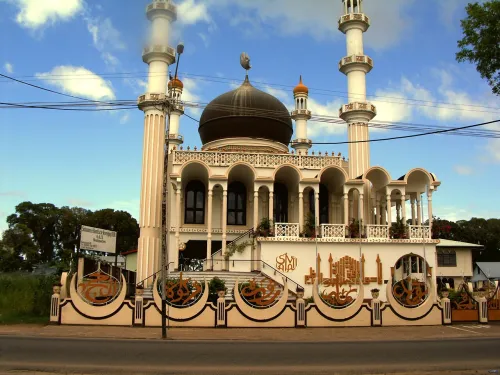 Moskee Keizerstraat in Paramaribo, Station 6 auf dem selbstgeführten Stadtrundgang