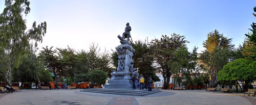 Plaza Muñoz Gamero a Punta Arenas, tappa 1 della visita a piedi autoguidata