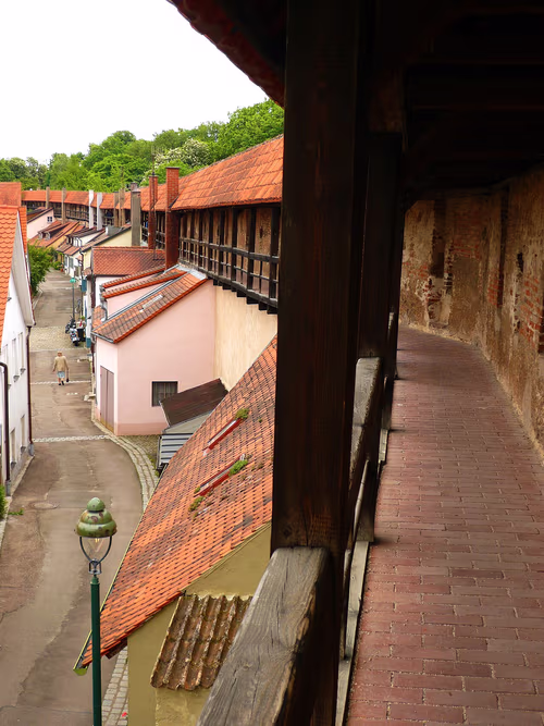 Stadtmauer (Nördlinger Stadtmauer) in Nördlingen, stop 2 on the self-guided walking tour