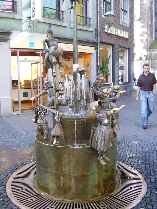 Puppenbrunnen in Aachen, stop 2 on the self-guided walking tour
