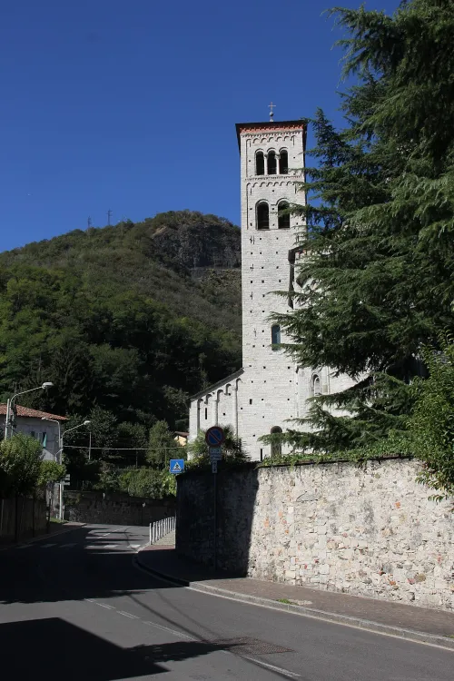 Basilica di Sant'Abbondio in Como, stop 2 on the self-guided walking tour