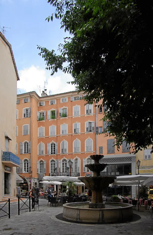Place aux Aires in Grasse, stop 6 on the self-guided walking tour