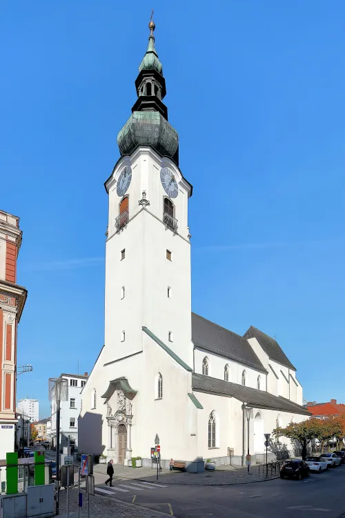 Stadtpfarrkirche Wels, stop 3 on the self-guided walking tour