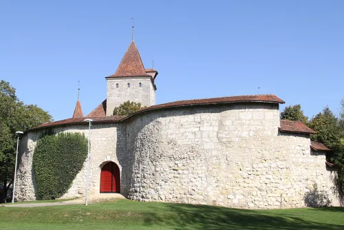 Schloss Nidau in Biel, stop 4 on the self-guided walking tour
