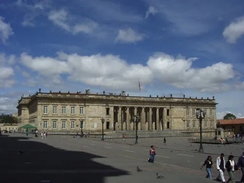 Capitolio Nacional de Colombia a Bogotà, tappa 5 della visita a piedi autoguidata