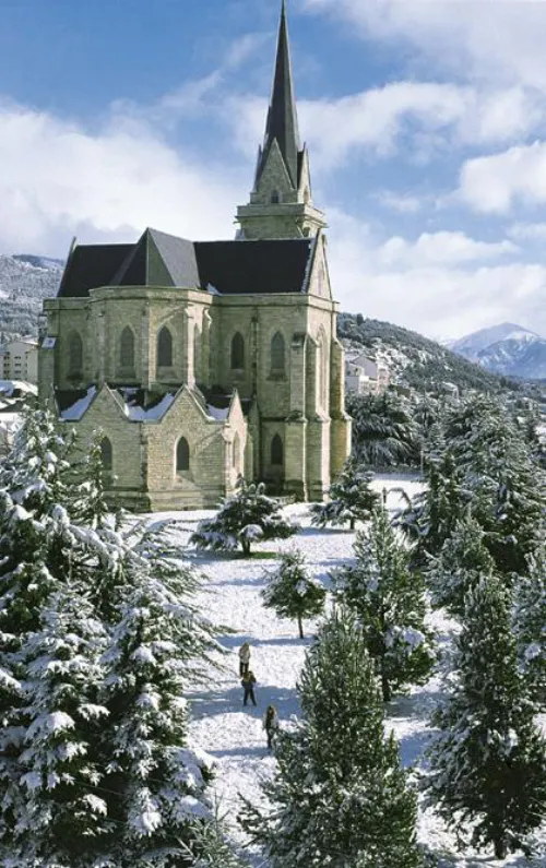 Catedral de Nuestra Señora del Nahuel Huapi，位于 巴里洛切，自助步行游的第 4 个景点