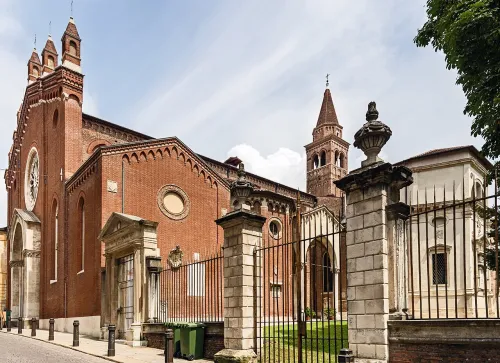 Chiesa di Santa Corona in Vicenza, stop 3 on the self-guided walking tour
