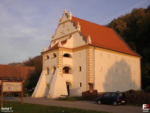Granaries on the Vistula in Kazimierz Dolny, stop 2 on the self-guided walking tour