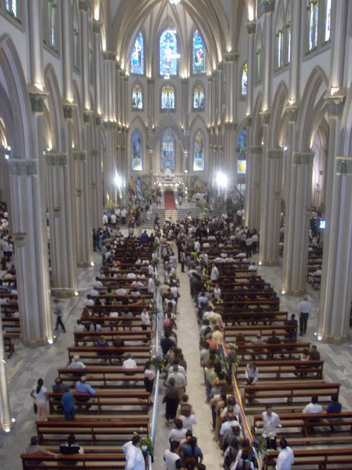 Cattedrale di San Pietro (Catedral Metropolitana de Guayaquil), tappa 1 della visita a piedi autoguidata