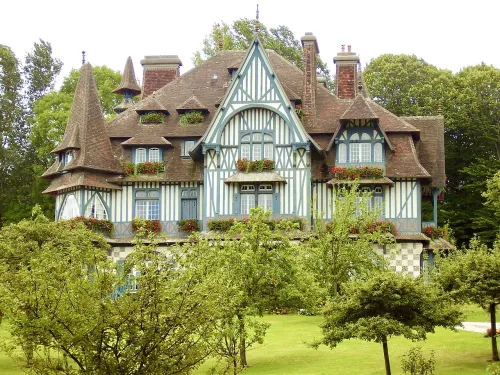 Villa Strassburger in Deauville, stop 3 on the self-guided walking tour