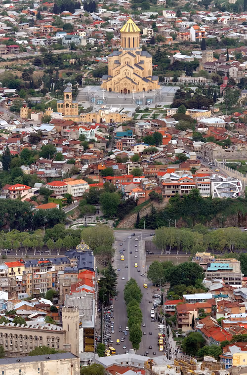 Holy Trinity Cathedral (Sameba) in Tbilisi, stop 8 on the self-guided walking tour