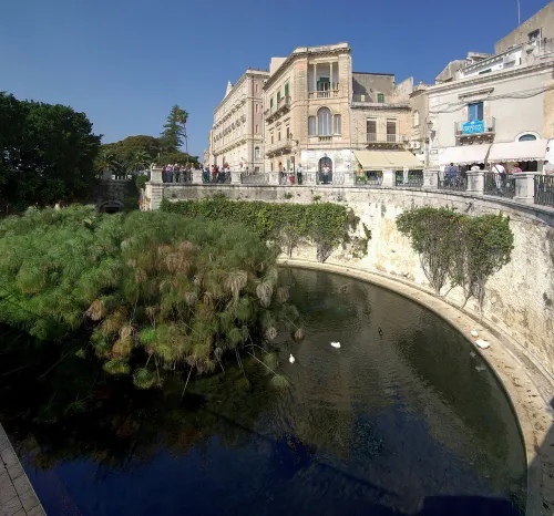 Arethusa Fountain in Siracusa, stop 6 on the self-guided walking tour