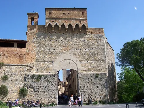 Porta San Giovanni in San Gimignano, stop 1 on the self-guided walking tour