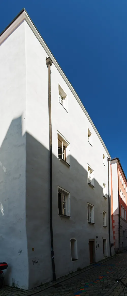 Hollgasse in Passau, stop 8 on the self-guided walking tour