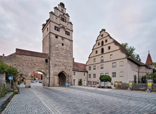 Nordlinger Tor (Nebenpforte des südöstlichen Stadttors) in Dinkelsbühl, stop 2 on the self-guided walking tour