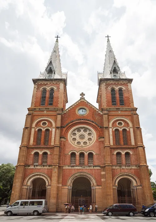 Notre-Dame Cathedral Basilica em Cidade de Ho Chi Minh, paragem 3 do passeio a pé autoguiado
