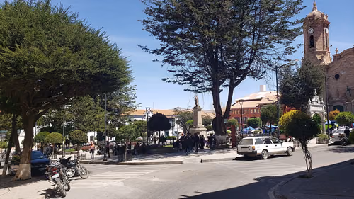 plaza-10-de-noviembre in Potosí, Station 1 auf dem Stadtrundgang auf eigene Faust