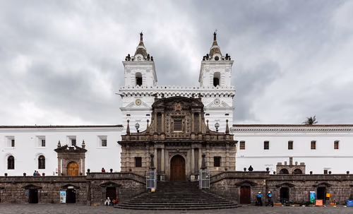 Basilika St. Franziskus (Iglesia de San Francisco) in Quito, Station 8 auf dem Stadtrundgang auf eigene Faust