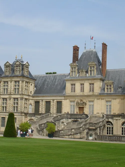 Horseshoe Staircase in Fontainebleau, stop 4 on the self-guided walking tour