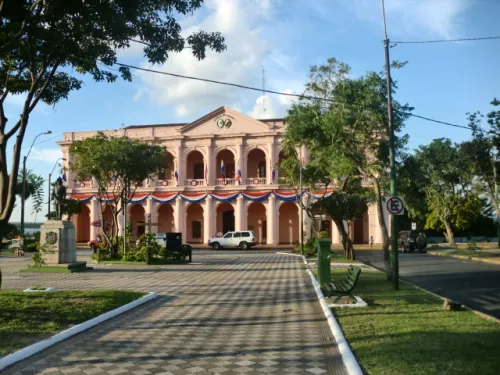Centro Cultural El Cabildo en Asunción, parada 10 de la visita a pie autoguiada