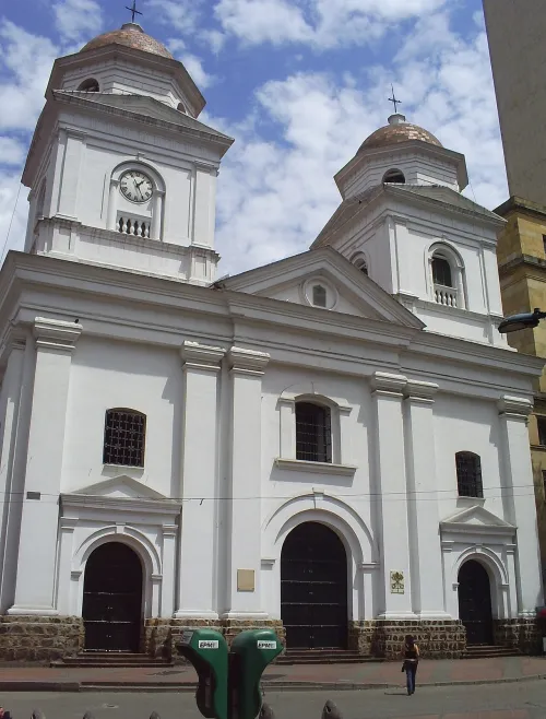 Basílica de Nuestra Señora de la Candelaria i Medellín, stop 1 på den selvguidede vandretur