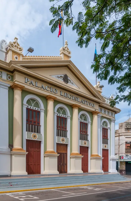 Palacio Legislativo del Estado Zulia a Maracaibo, tappa 2 della visita a piedi autoguidata