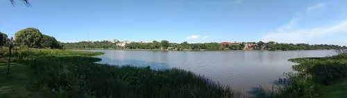 Lago de la República i Ciudad del Este, stop 5 på den selvguidede vandretur