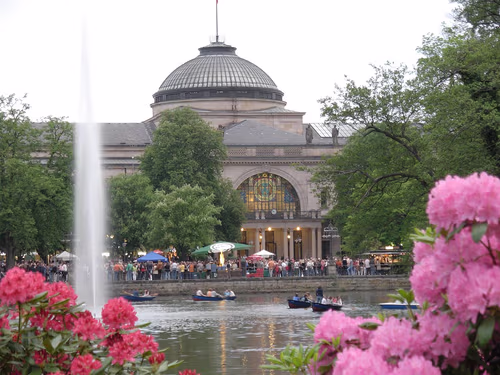Kurpark Wiesbaden, Station 2 auf dem selbstgeführten Stadtrundgang