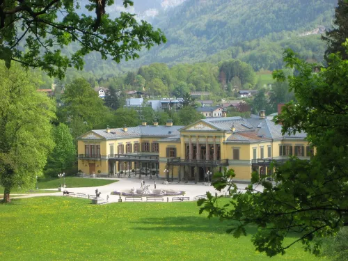 Kaiservilla in Bad Ischl, stop 1 on the self-guided walking tour