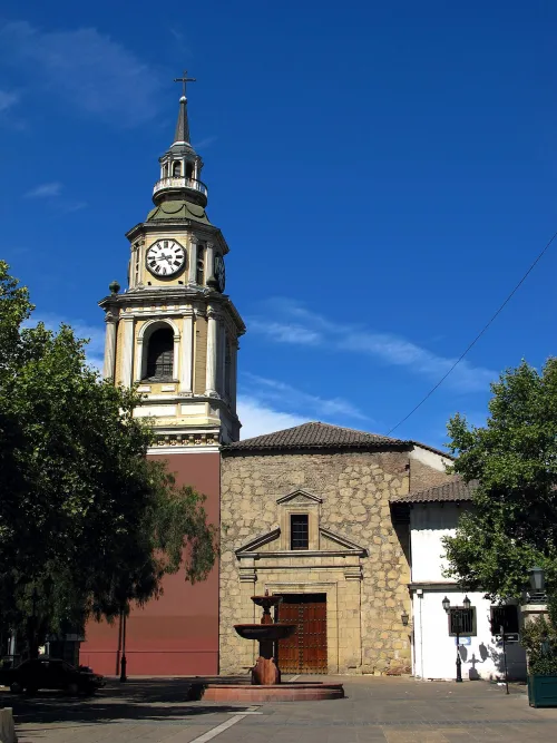 iglesia-de-san-francisco，位于 圣地亚哥，自助步行游的第 6 个景点