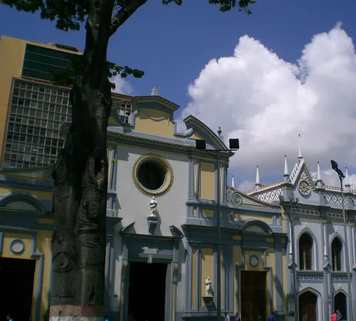 Iglesia de San Francisco em Caracas, paragem 2 do passeio a pé autoguiado