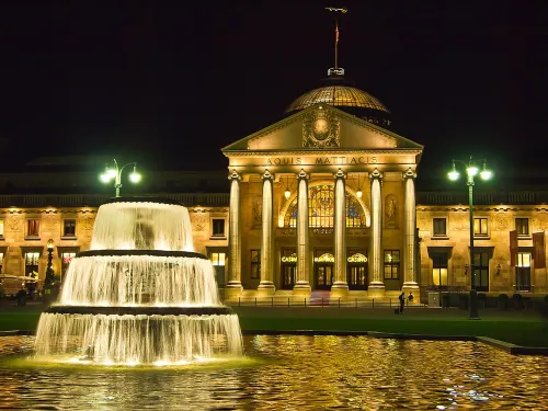 Kurhaus Wiesbaden, Station 1 auf dem selbstgeführten Stadtrundgang