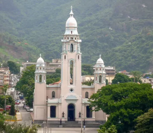 Panteão Nacional da Venezuela (Panteón Nacional de Venezuela) em Caracas, paragem 10 do passeio a pé autoguiado