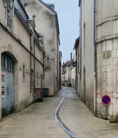 Rue Paradis in Beaune, stop 5 on the self-guided walking tour