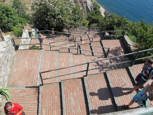 Lardarina Staircase in Corniglia, stop 1 on the self-guided walking tour