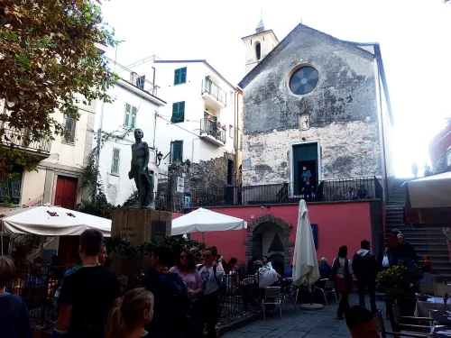 Piazza Taragio in Corniglia, stop 4 on the self-guided walking tour